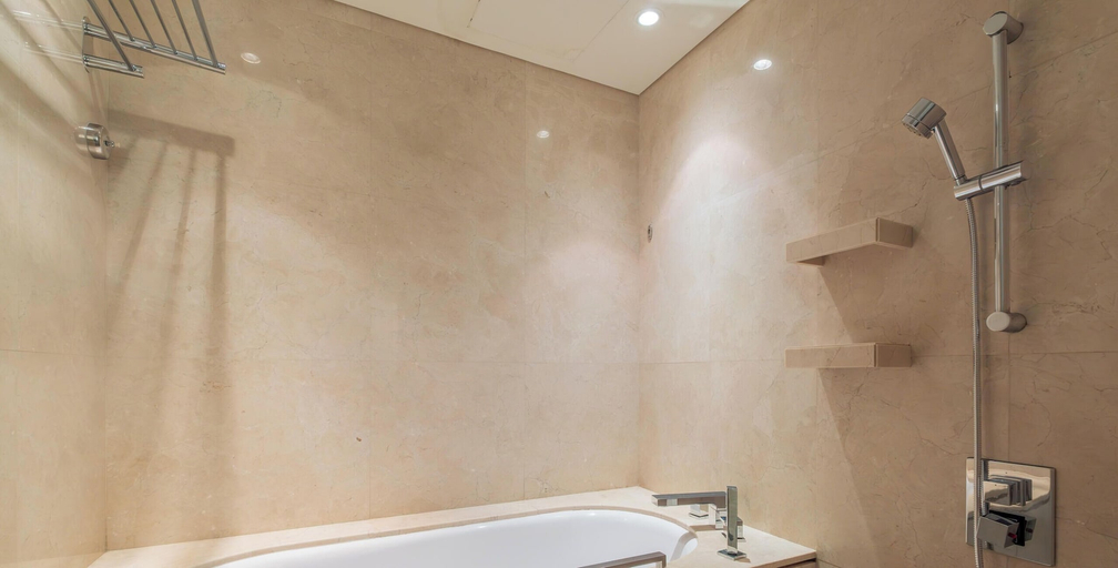 Bathroom 4, LUX The JW Marina Suite 4, Dubai