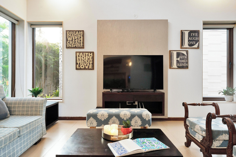 Living area 5, Staymaster Water Wave 3BR Villa, North Goa