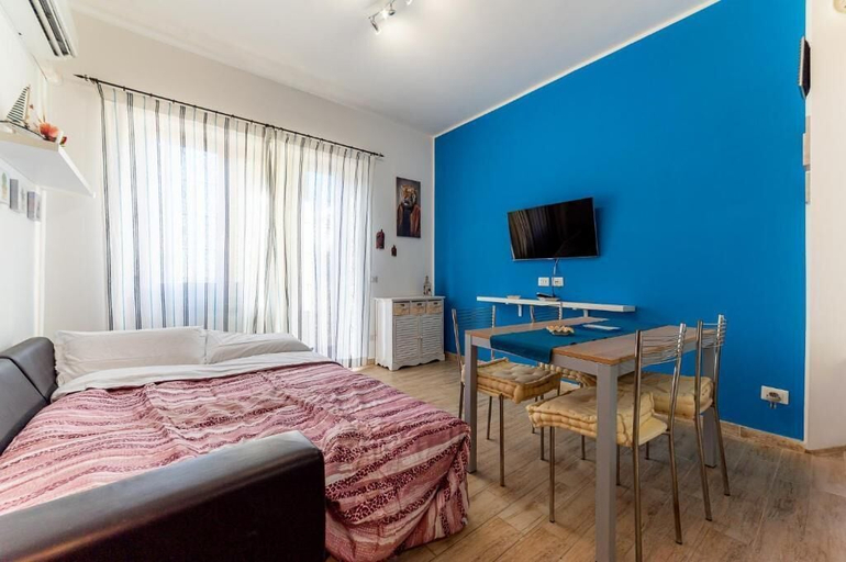Room 5, Sea View Flat - close to the Beach, Roma