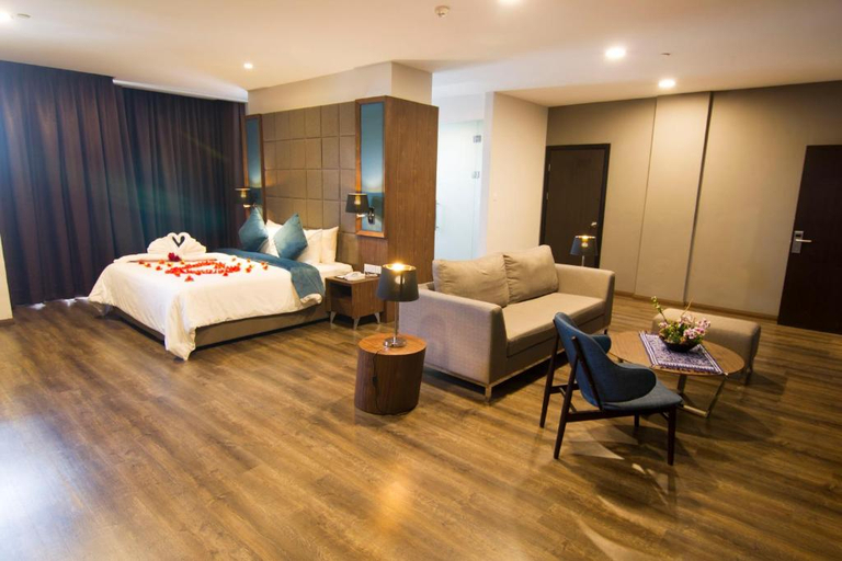 Bedroom 2, GoldenBay Hotel, Bintulu