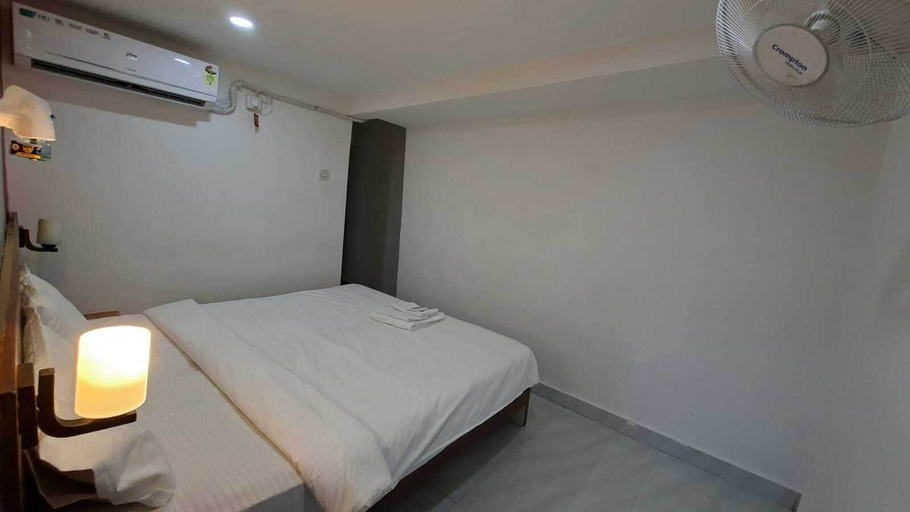 Room 3, Urban Stay Home, Pune