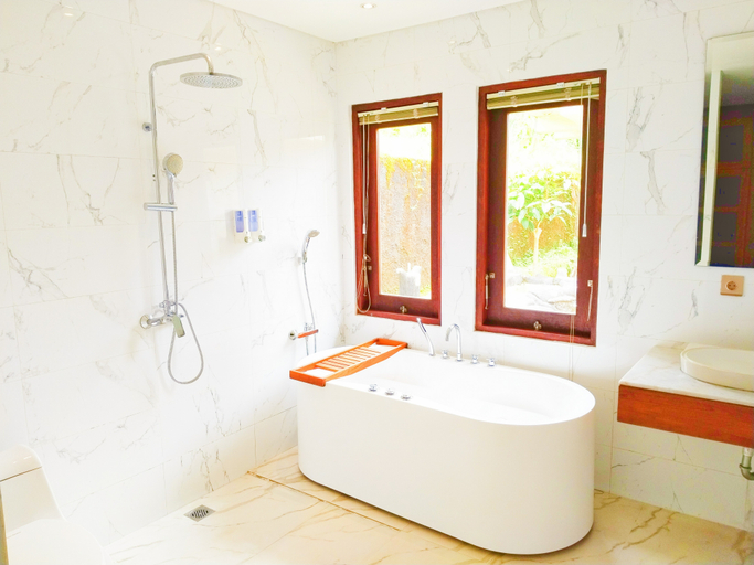 Bathroom 5, Merlyn Meadows Retreat, Buleleng