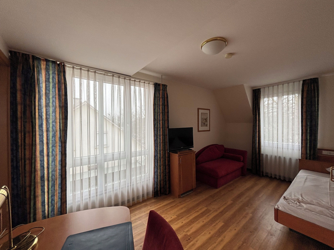 Bedroom 3, Hotel Krone Neuenburg, Breisgau-Hochschwarzwald
