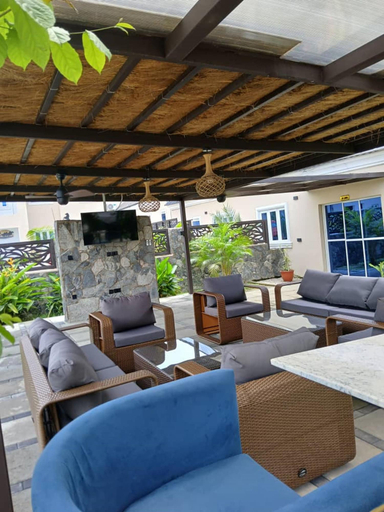 Terrace/patio 2, Stallion Luxury Suites, Karu