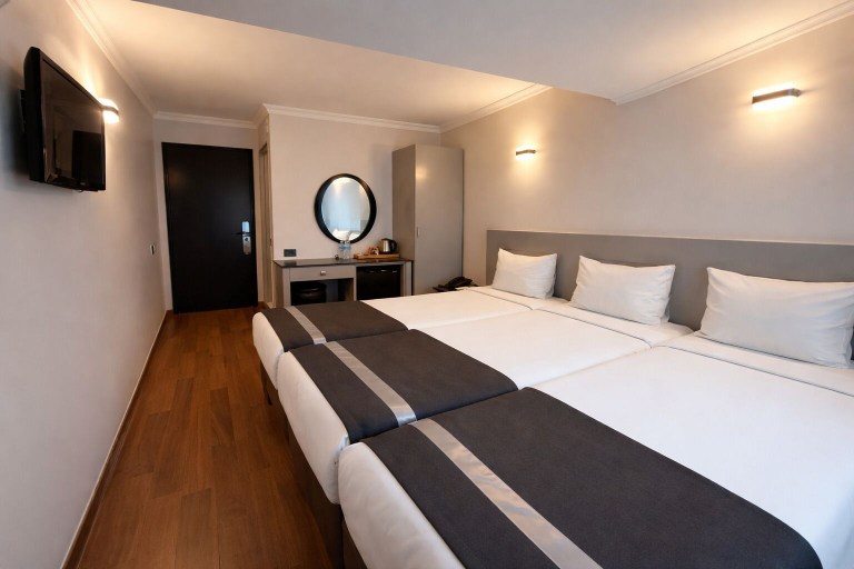 Bedroom 2, Peak Star Hotel, Beyoğlu
