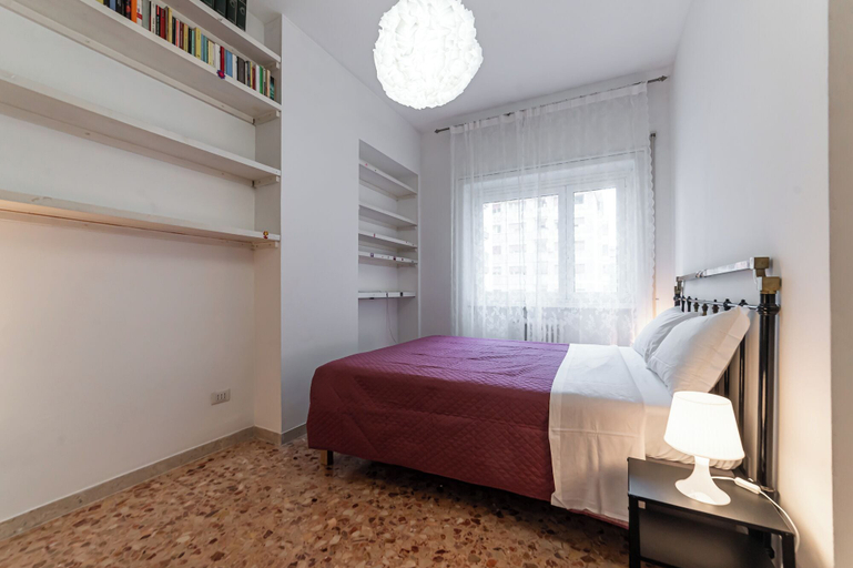 Room 2, Livia's Vatican House - Metro Aurelia, Roma