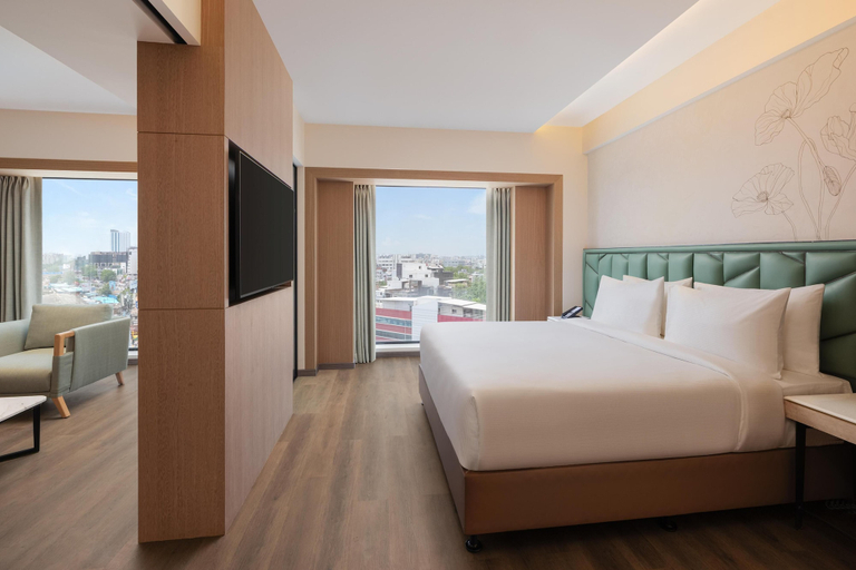 Bedroom 3, Hilton Garden Inn Surat City Centre, Surat