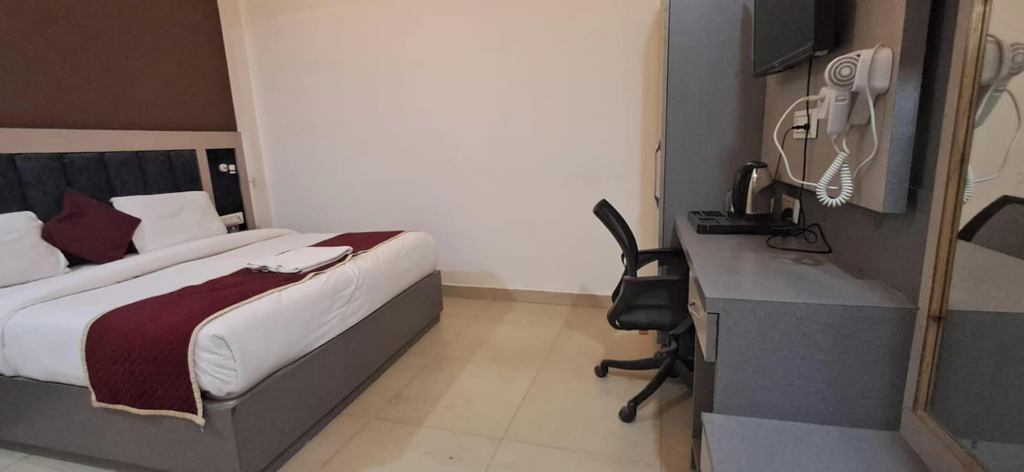 Room 3, Hotel Akshita Ayodhya, Faizabad