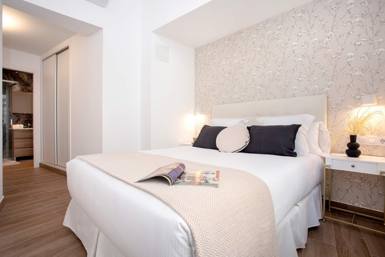 Room 5, Genteel Home Pajaritos IV, Sevilla