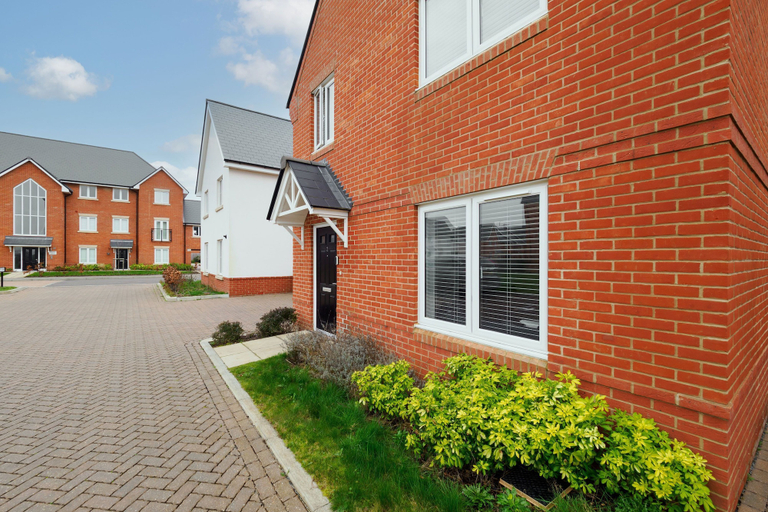 Room 3, Host Stay Flourishing Court, Kent