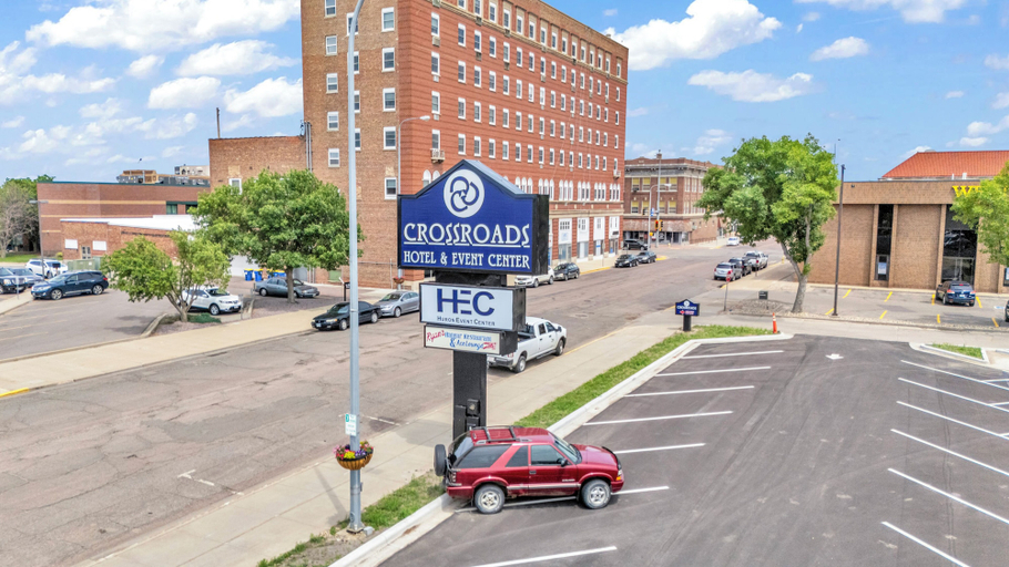 Exterior & Views 2, Crossroads Hotel at Huron Event Center, Beadle