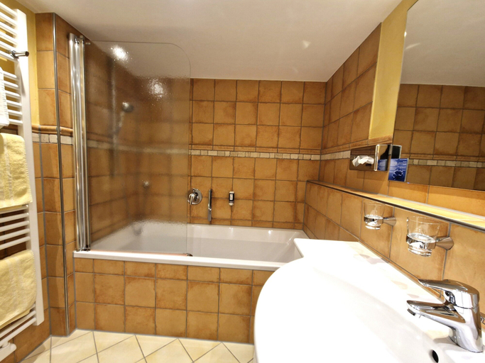 Bathroom 4, Tanne Tonbach - Wellness & Wohlfühl Hotel, Freudenstadt