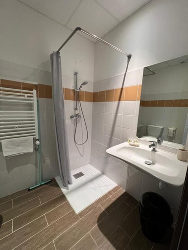 Bathroom 4, Auberge Lou Poumié, Alpes-Maritimes