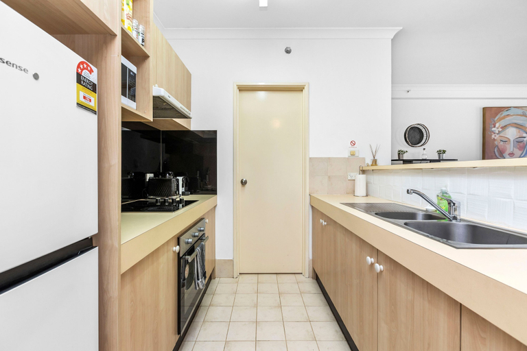 Room 3, Oversized East Perth 2BR Pool Gym Parking, Perth