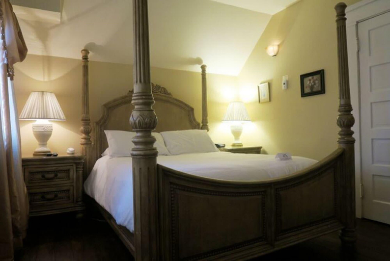 Bedroom 2, Glen Tavern Inn, Ventura