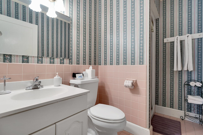 Bathroom 5, The Nicholson Inn, Cumberland