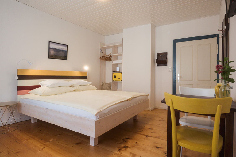 Bedroom 2, Wanderlust Boutique Rooms, Gmunden