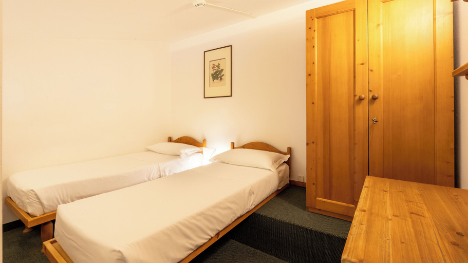 Bedroom 3, Hotel Cristallino d'Ampezzo, Belluno