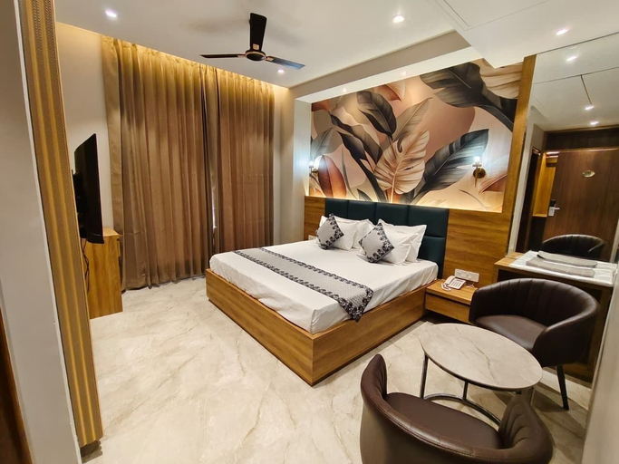 Room 5, Hotel Eastleigh, Ludhiana