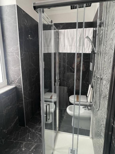 Bathroom 4, Dogana Rooms, Napoli
