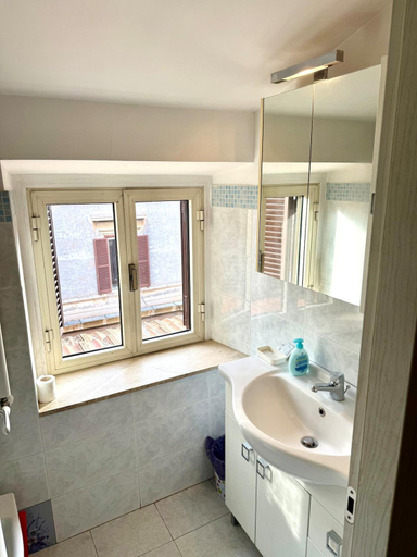 Bathroom, Colosseum Vacation apartment, Rome