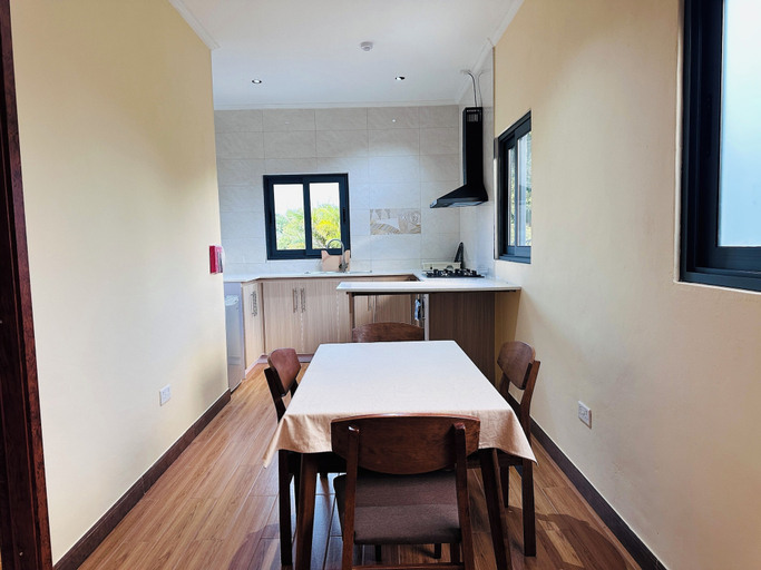 Dining 5, Sren Self-Catering Apartment