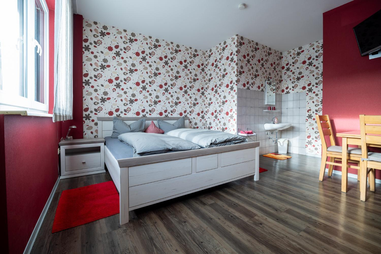 Bedroom 4, Gasthaus Krone, Pforzheim