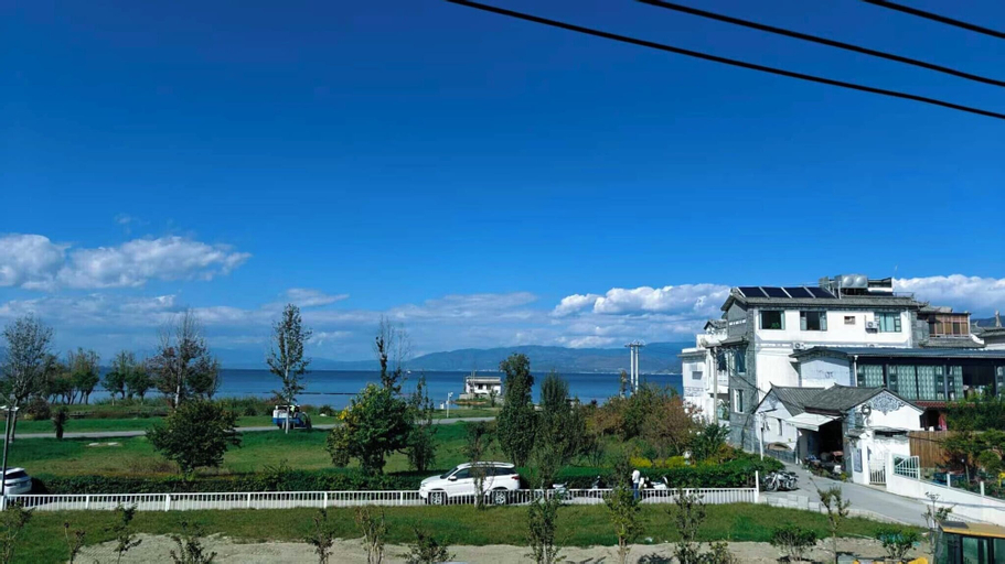 View from property, Dali Haohai Yueju Seascape Guest House, Dali Bai