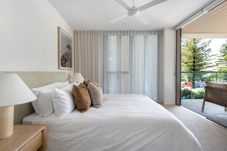 Room 5, 3BR Coastal Apartment - Augusta 203, Gold Coast