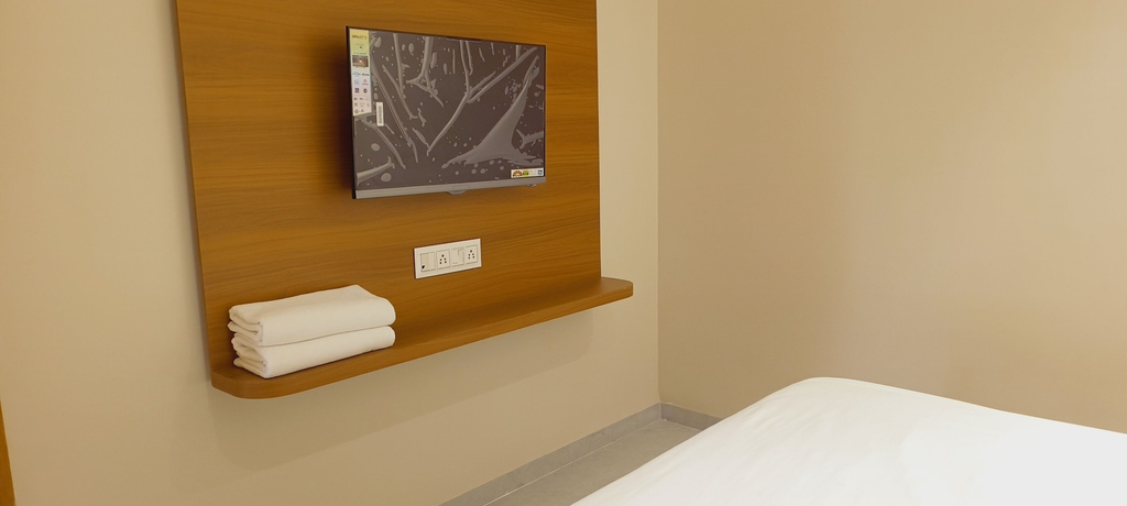 Room 3, Rukkmannie Holiday Inn, Ujjain