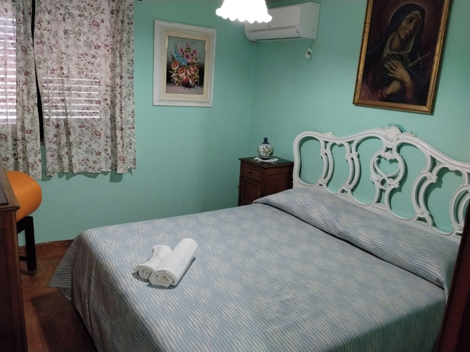 Bedroom 4, AL RIFUGIO, Salerno