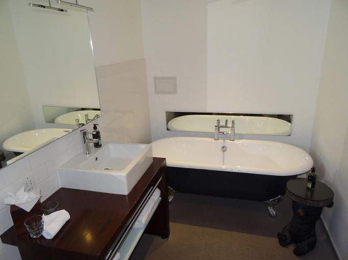 Bathroom 3, Carmelite Hotel, Aberdeen