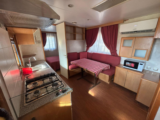 Bedroom 2, In Country Luxury Lodges, Macerata
