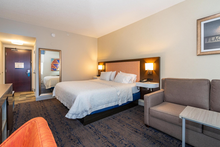 Bedroom 3, Hampton Inn & Suites Flagstaff, Coconino