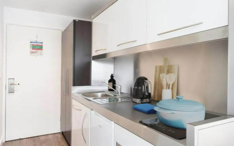 Private kitchen, Student  Modern Studio at Spitalfields, London