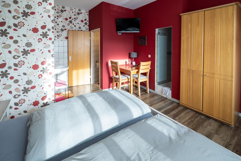 Bedroom 3, Gasthaus Krone, Pforzheim