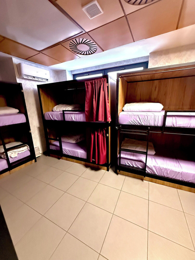 Room 2, PALOMERAS Coliving & Coworking, Madrid