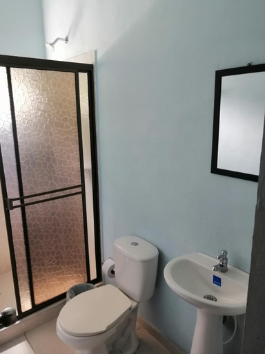 Bathroom, NARU Extremo, Utica