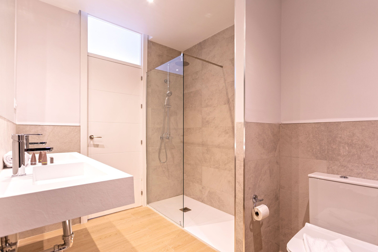 Bathroom 3, Stunning Apartment With City Views. San Pablo, Sevilla