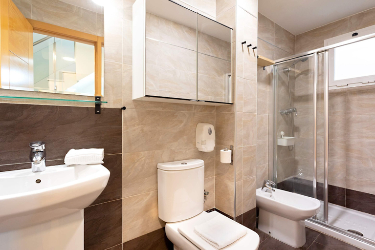 Bathroom 3, Genteel Home Don Pelayo, Sevilla