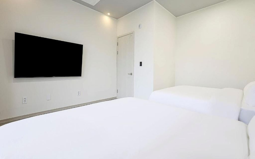 Room 2, Mokpo Centum Tourist Hotel Nam-ak Branch, Muan