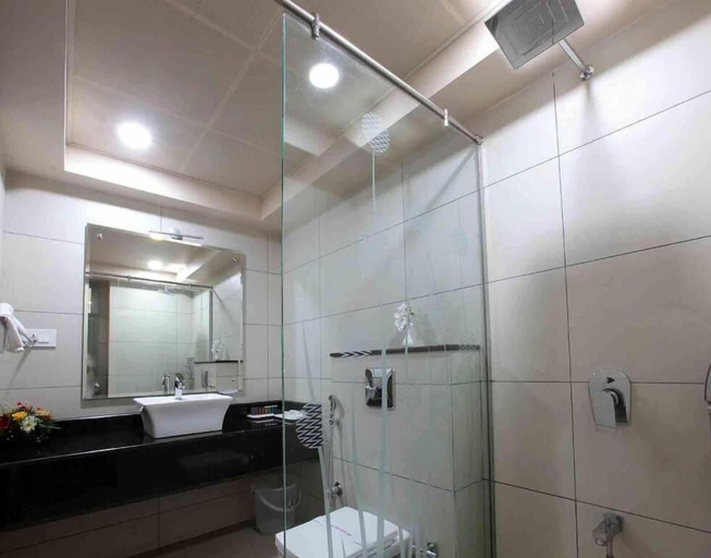 Bathroom 4, Casa In Luxury Suites, Thiruvananthapuram
