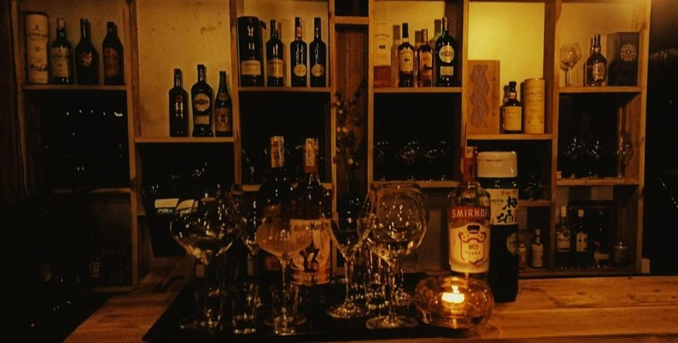 Food & Drinks