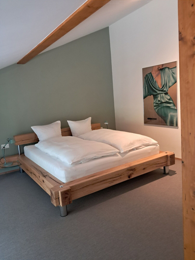 Bedroom 3, Hotel Restaurant Croix Blanche, Lac