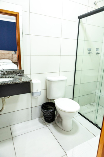 Bathroom 3, Hotel Rota 090, Piraí do Sul