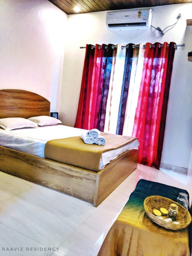 Bedroom 1, Raaviz Residency and Bar, Raigarh