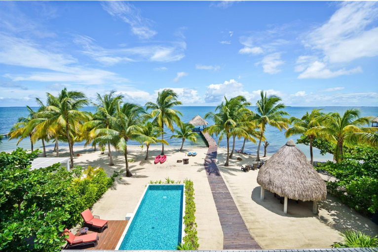 Room 1, Castaway Villa - 4 Bedroom Beachfront Villa with Pool and Pier