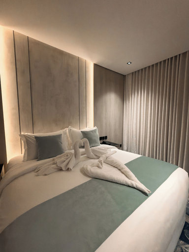 Bedroom 5, Rose Garden Hotel Riyadh, Riyadh