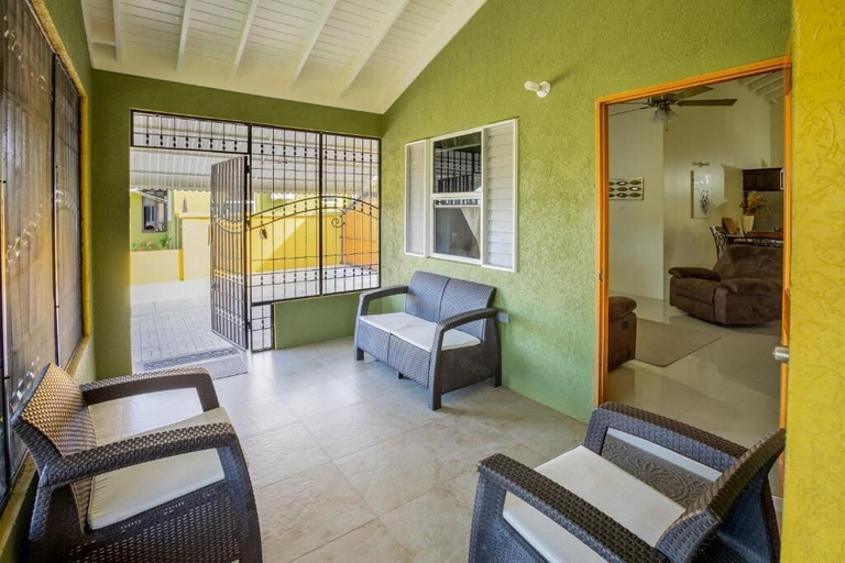 Terrace/patio 4, 3 Bedroom Cozy House in Drax Hall
