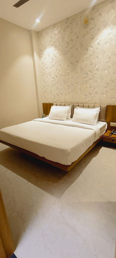 Room 2, Rukkmannie Holiday Inn, Ujjain
